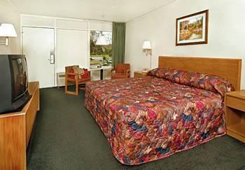 Motel 6 Columbia - University Of South Carolina Exterior foto